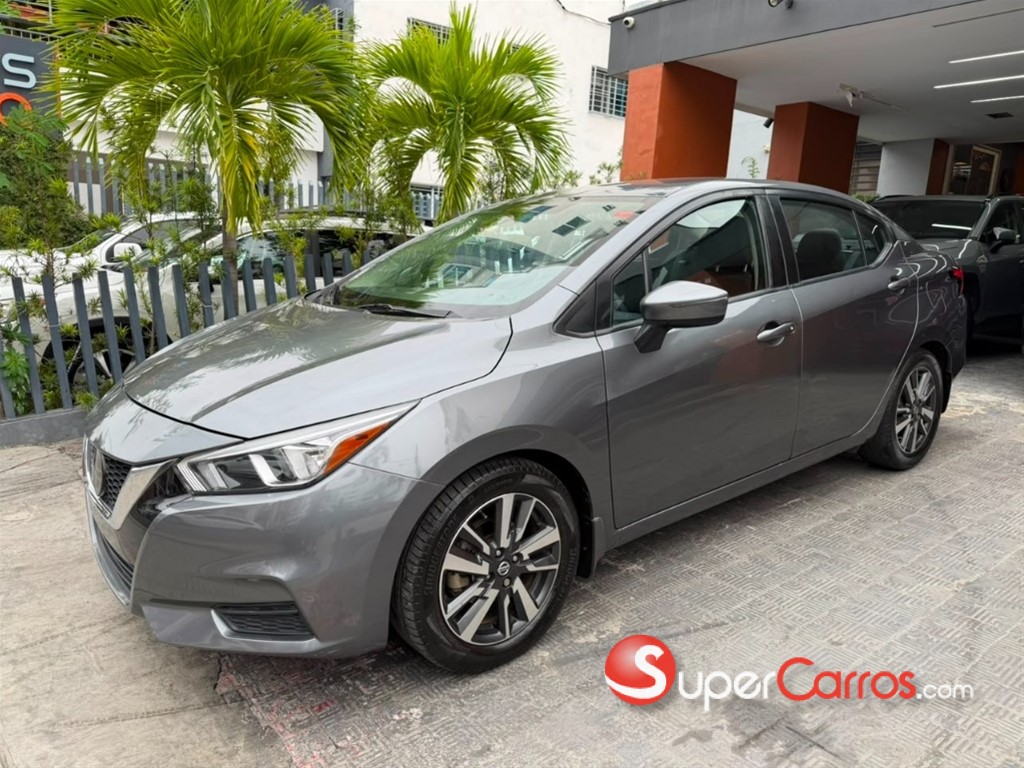 2021 Nissan Versa SV — foto 2 / 12