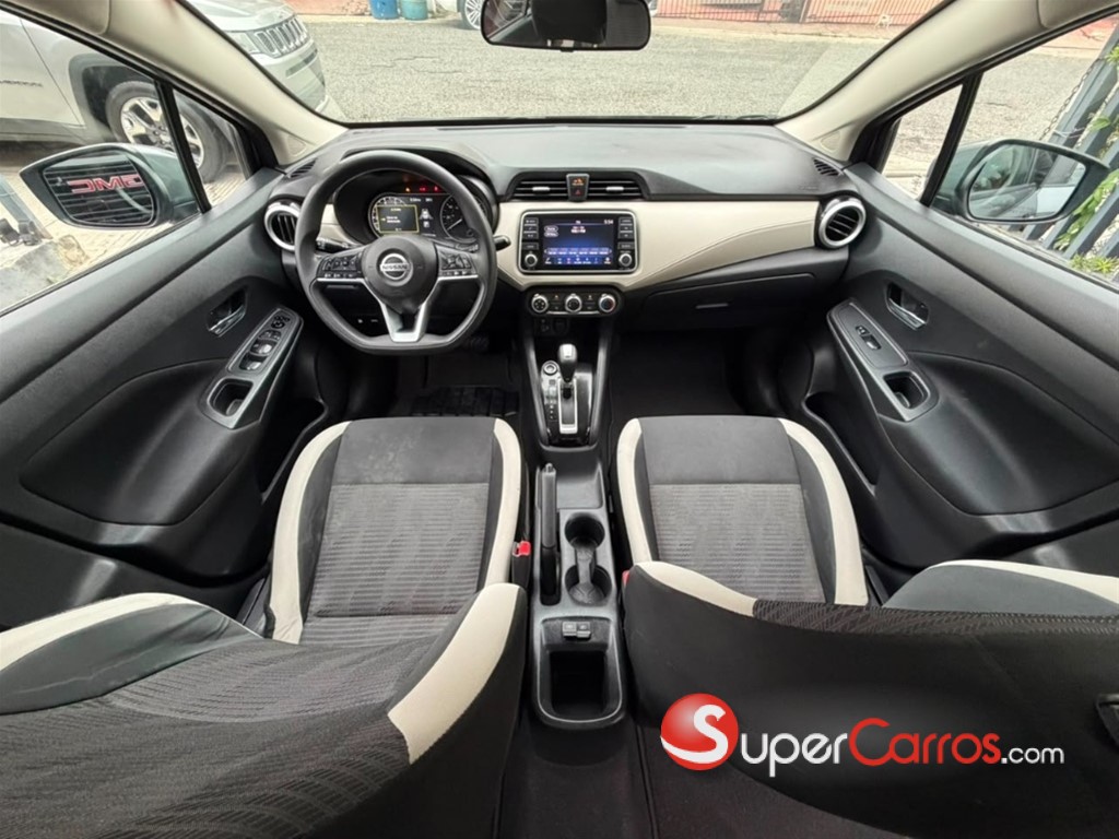 2021 Nissan Versa SV — foto 5 / 12