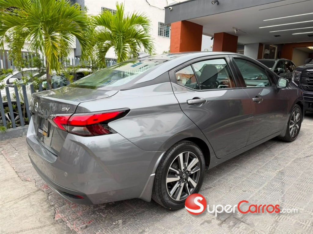 2021 Nissan Versa SV — foto 10 / 12