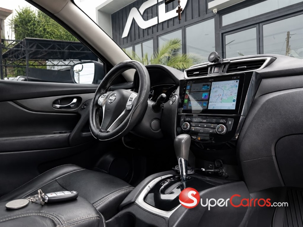 2016 Nissan Rogue SV — foto 10 / 12