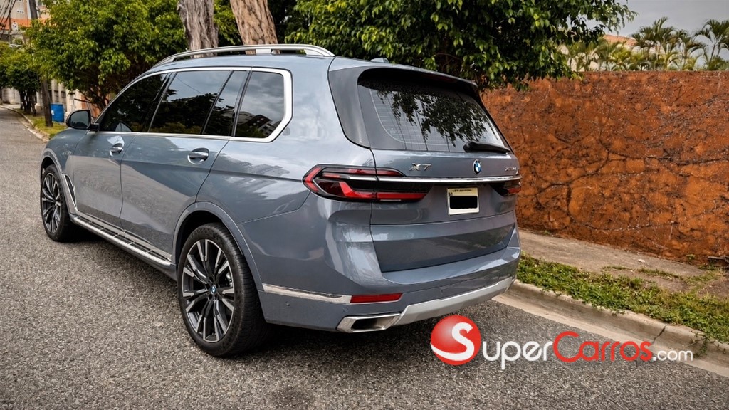 2024 BMW X 7 XDRIVE 40i — foto 3 / 8