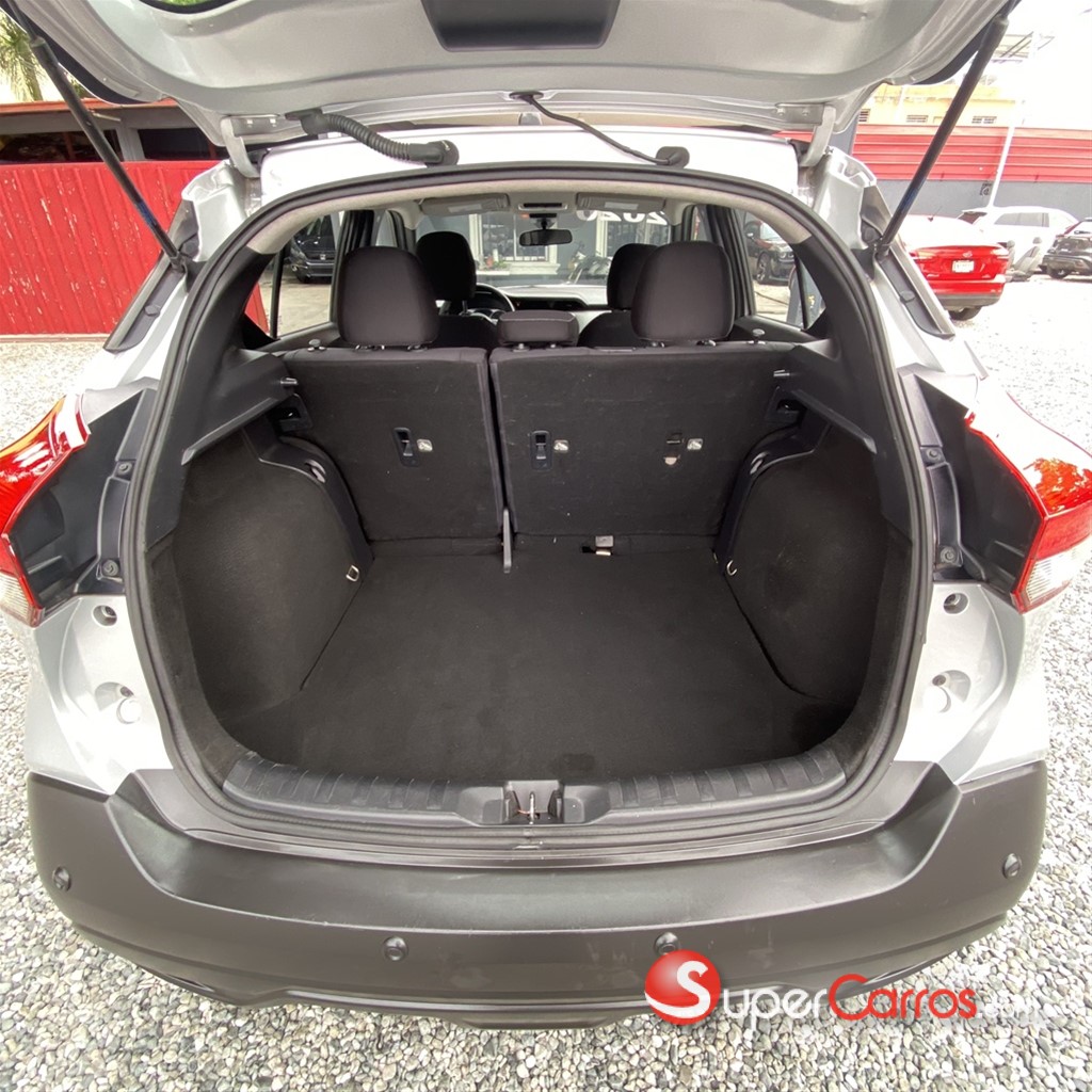 2020 Nissan Kicks S — foto 11 / 12