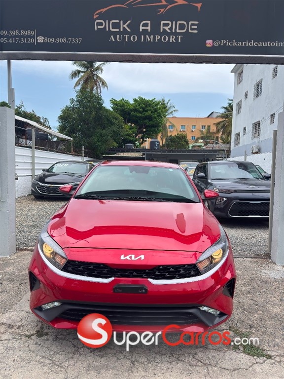 2023 Kia Forte LXS — foto 2 / 10
