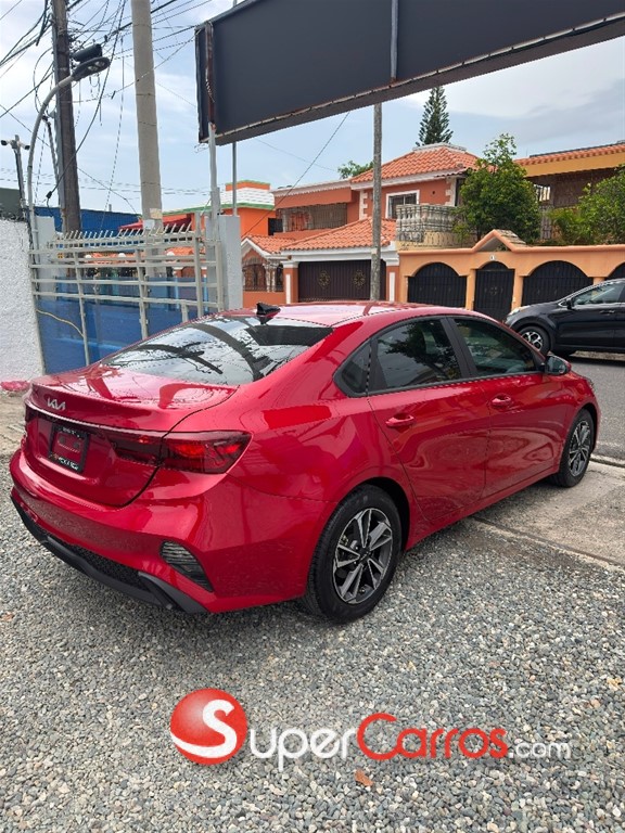 2023 Kia Forte LXS — foto 4 / 10