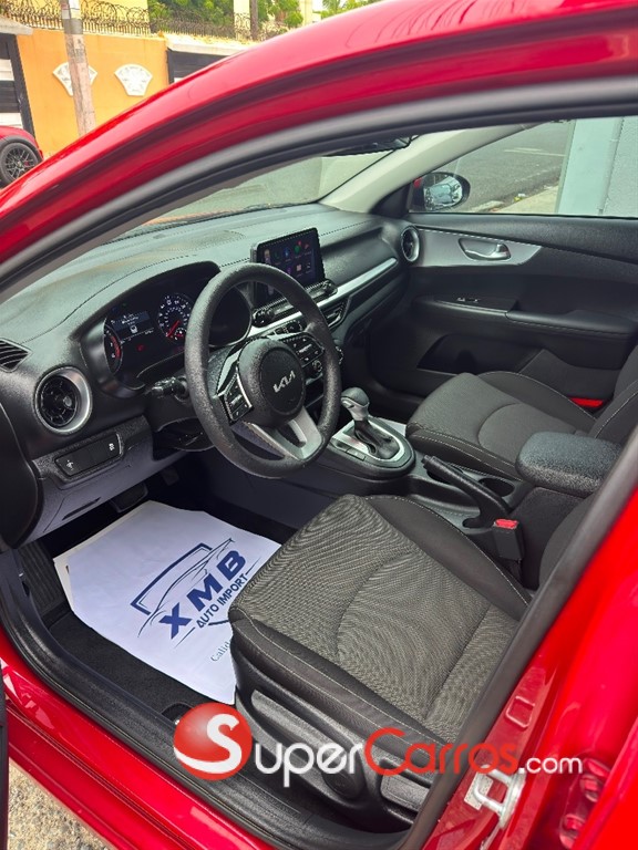 2023 Kia Forte LXS — foto 5 / 10