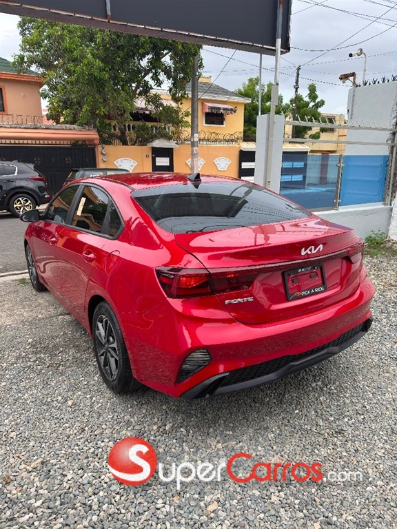 2023 Kia Forte LXS — foto 6 / 10