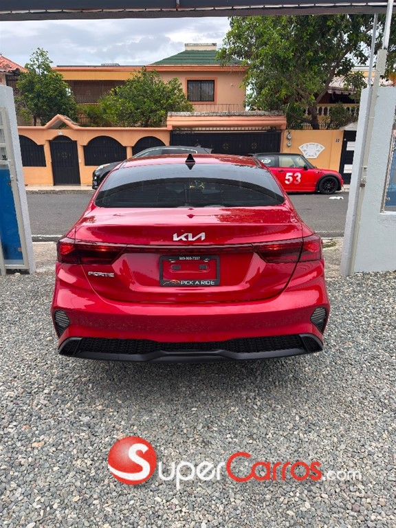 2023 Kia Forte LXS — foto 7 / 10