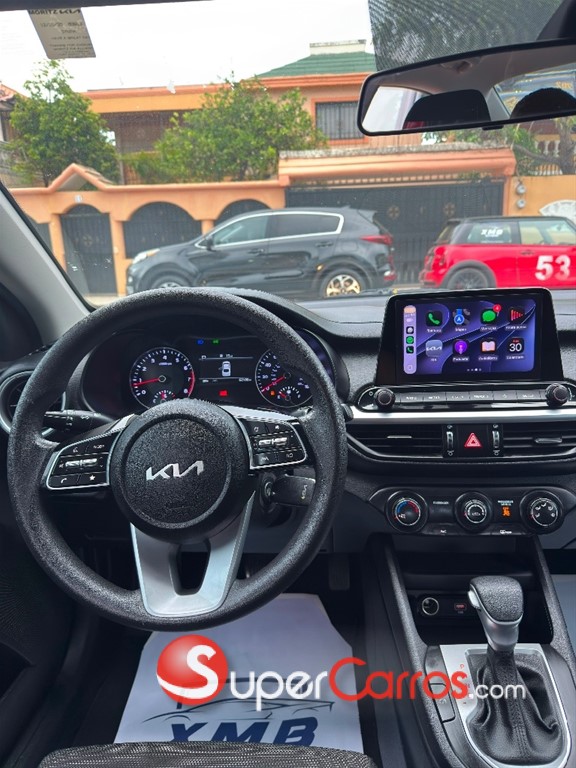 2023 Kia Forte LXS — foto 8 / 10