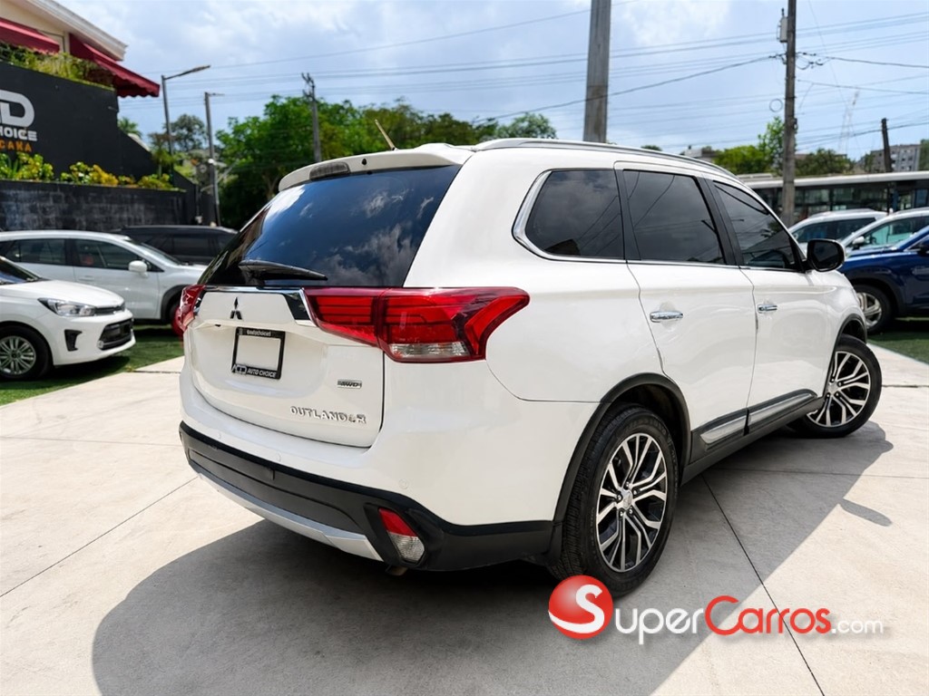 2017 Mitsubishi Motors Outlander — foto 3 / 12
