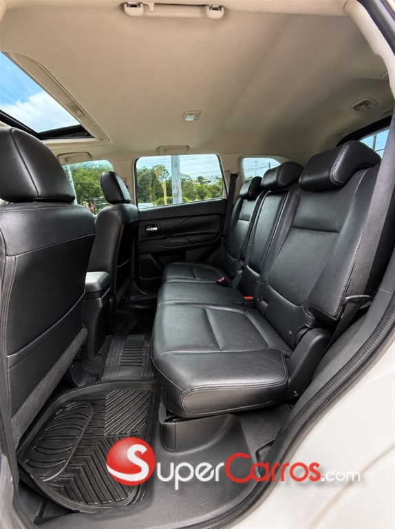 2017 Mitsubishi Motors Outlander — foto 8 / 12