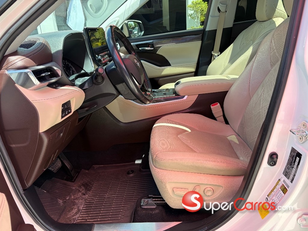 2021 Toyota Highlander Limited Platinum — foto 8 / 12