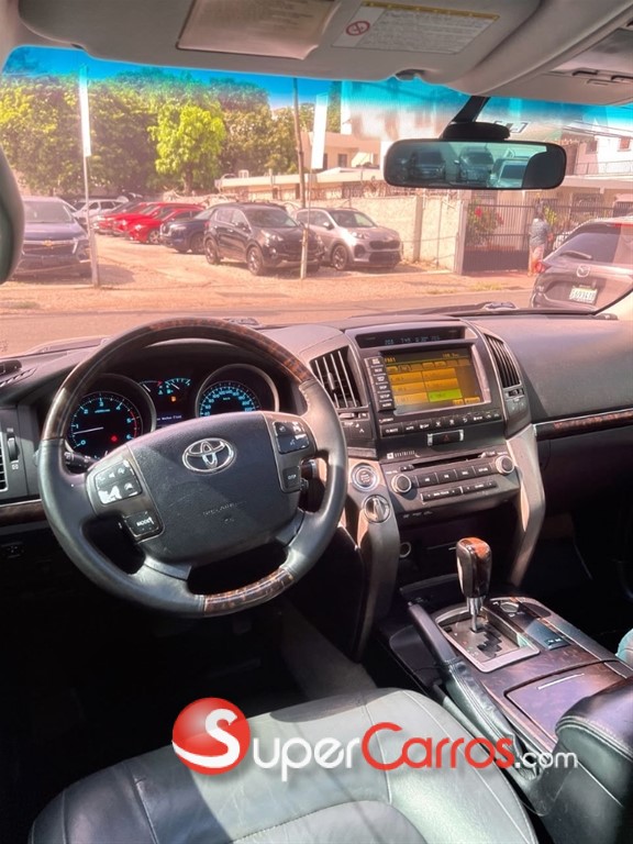 2012 Toyota Land Cruiser VXL — foto 7 / 12