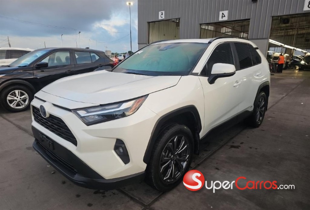 2022 Toyota RAV4 XLE Hybrid — foto 1 / 8