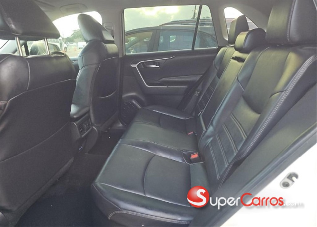 2022 Toyota RAV4 XLE Hybrid — foto 3 / 8