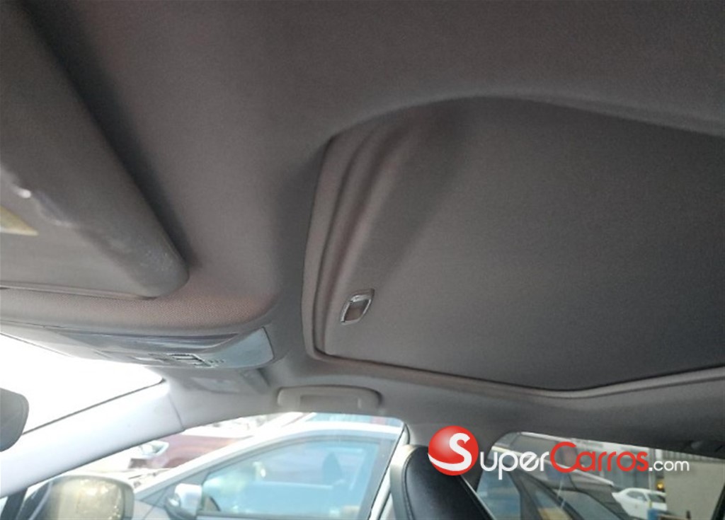 2022 Toyota RAV4 XLE Hybrid — foto 4 / 8