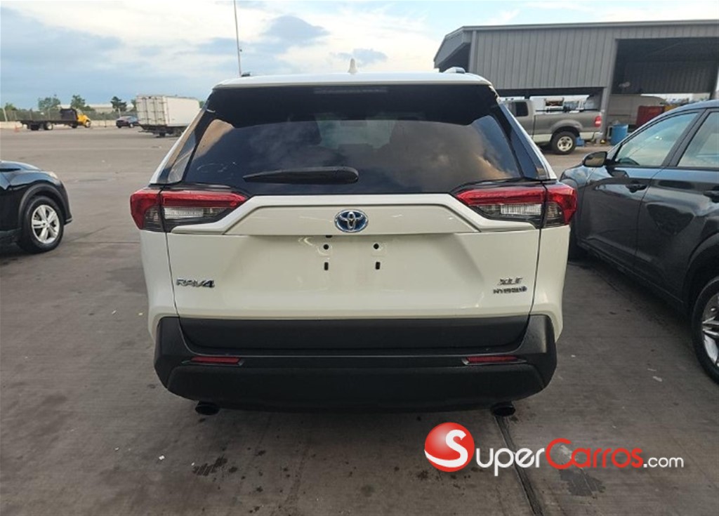 2022 Toyota RAV4 XLE Hybrid — foto 6 / 8