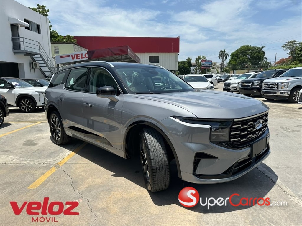 2026 Ford EDGE Titanium — foto 2 / 11