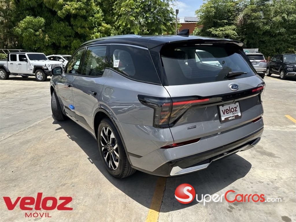 2026 Ford EDGE Titanium — foto 3 / 11
