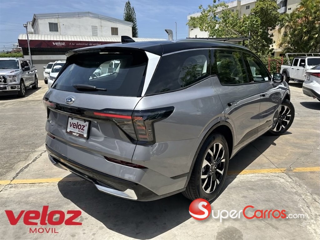 2026 Ford EDGE Titanium — foto 4 / 11