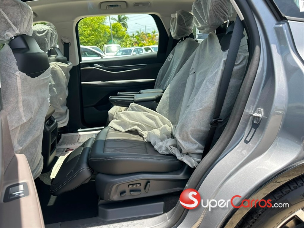 2026 Ford EDGE Titanium — foto 6 / 11