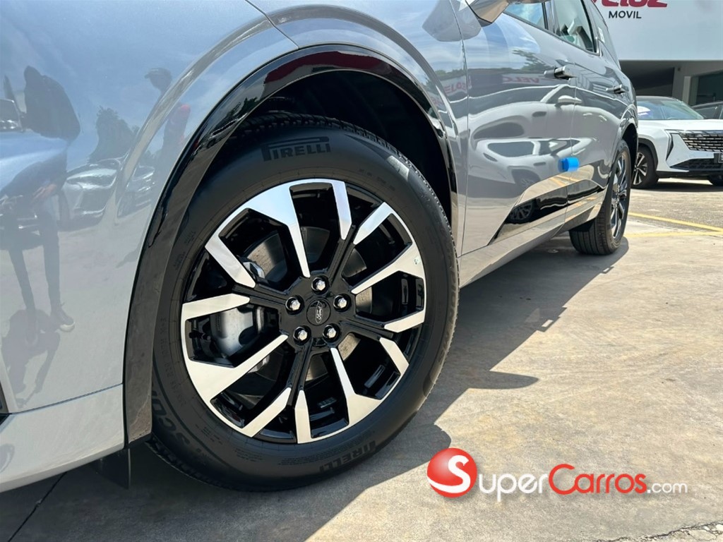 2026 Ford EDGE Titanium — foto 11 / 11