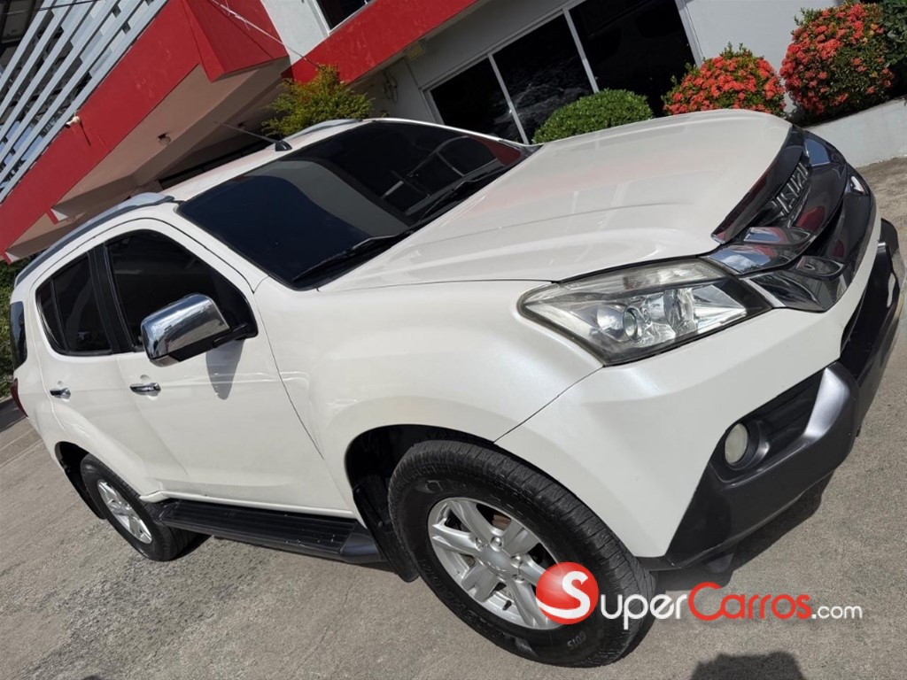 2015 Isuzu Mux — foto 2 / 12