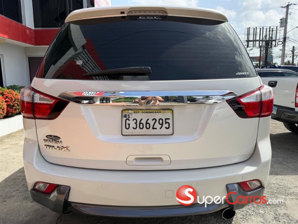 2015 Isuzu Mux — foto 5 / 12