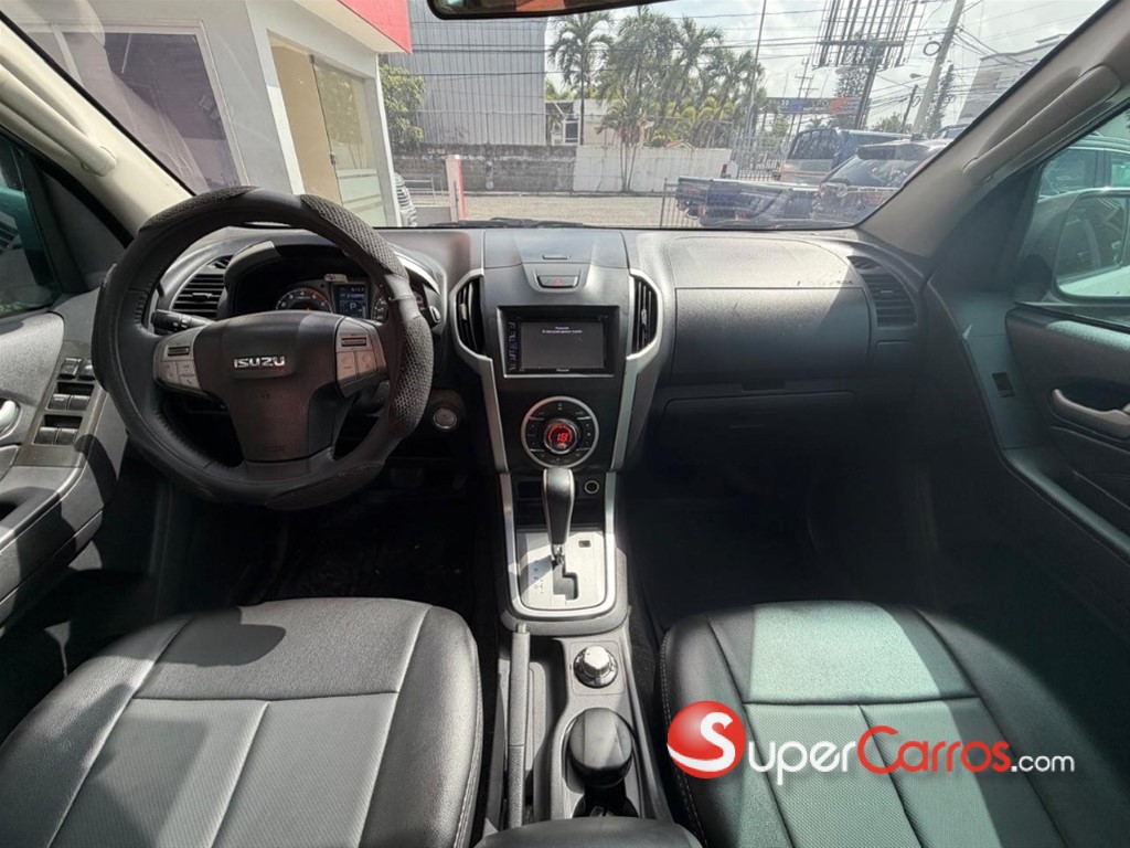 2015 Isuzu Mux — foto 9 / 12
