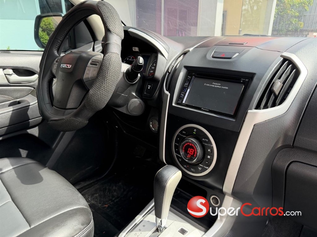 2015 Isuzu Mux — foto 10 / 12