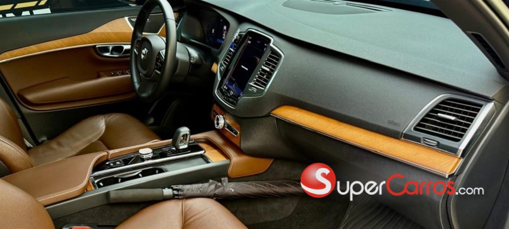 2023 Volvo XC90 B6 Plus — foto 5 / 9
