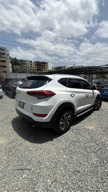 2017 Hyundai Tucson SE — foto 6 / 12