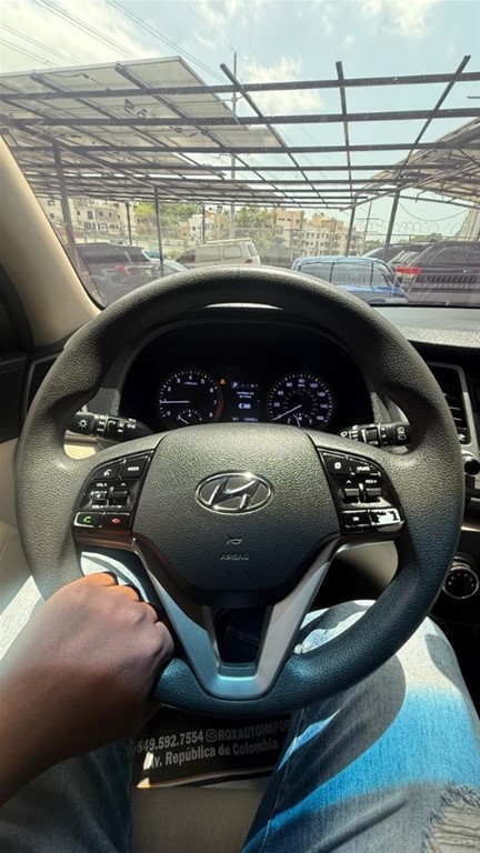 2017 Hyundai Tucson SE — foto 9 / 12