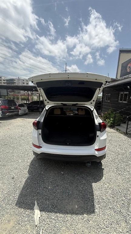 2017 Hyundai Tucson SE — foto 10 / 12