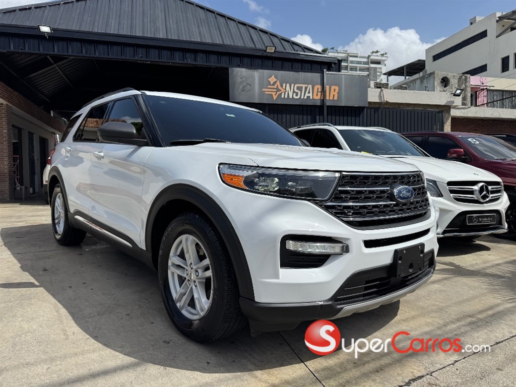 2020 Ford Explorer XLT — foto 1 / 10