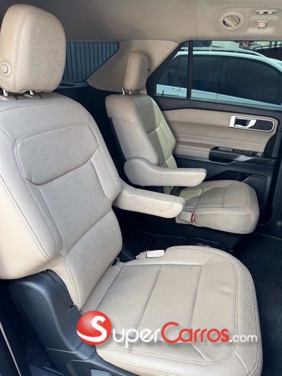 2020 Ford Explorer XLT — foto 10 / 10