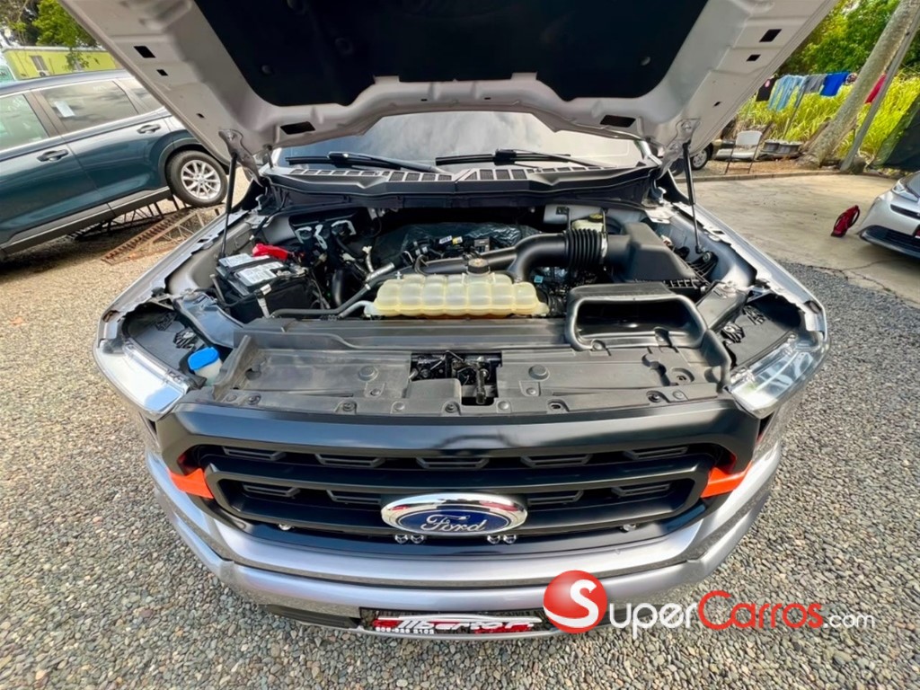 2021 Ford F 150 XLT ECOBOOST — foto 2 / 12