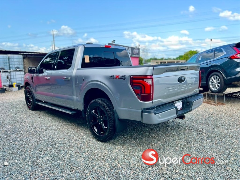 2021 Ford F 150 XLT ECOBOOST — foto 9 / 12