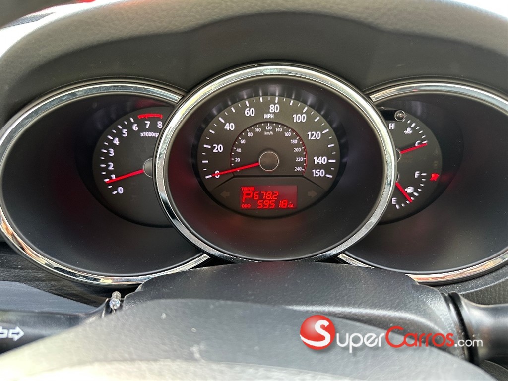 2013 Kia Sorento LX — foto 8 / 11