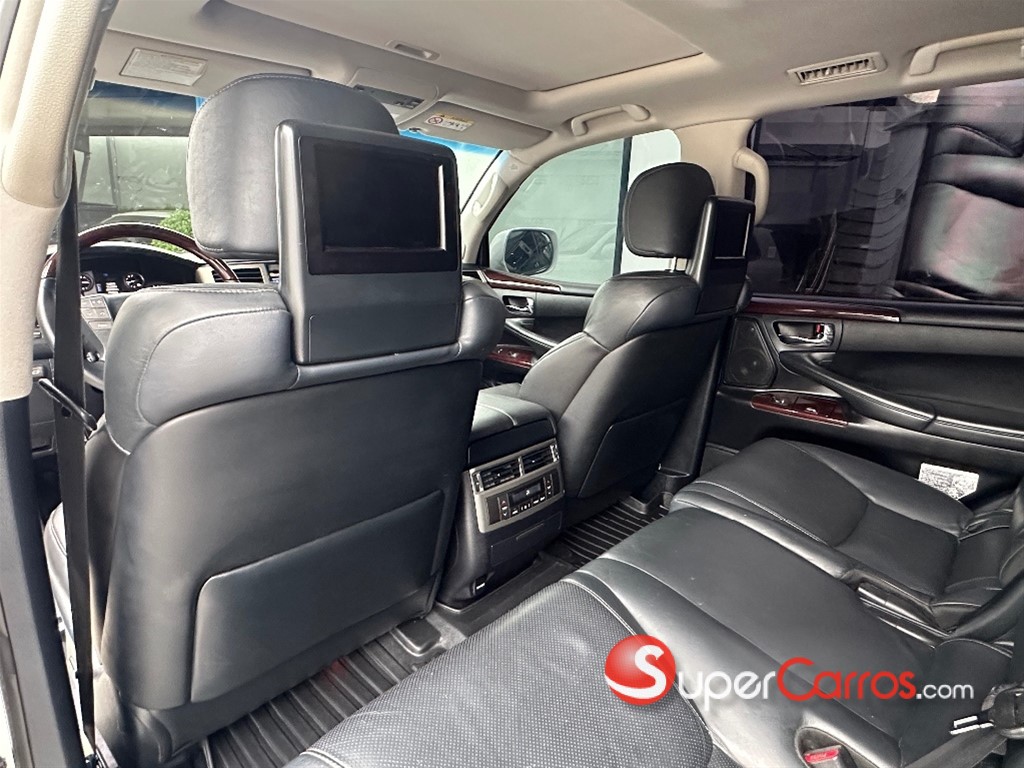 2015 Lexus LX 570 — foto 6 / 12