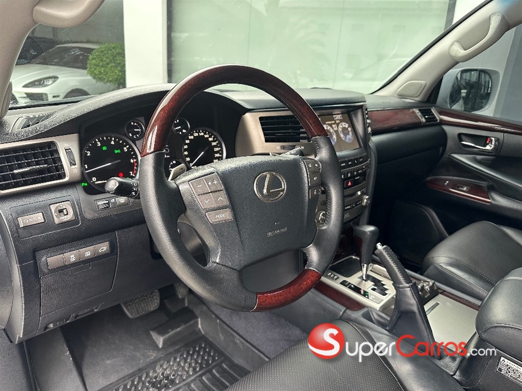 2015 Lexus LX 570 — foto 9 / 12