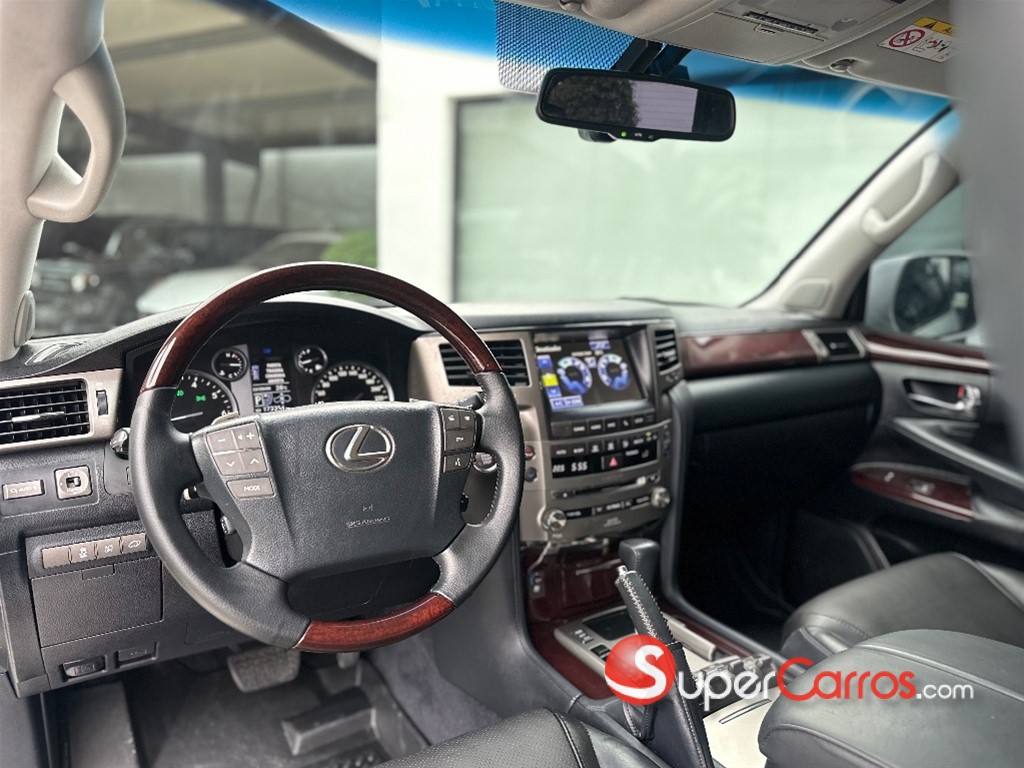 2015 Lexus LX 570 — foto 10 / 12