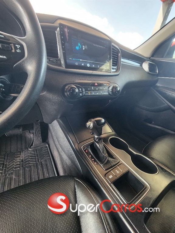 2017 Kia Sorento LX — foto 9 / 12
