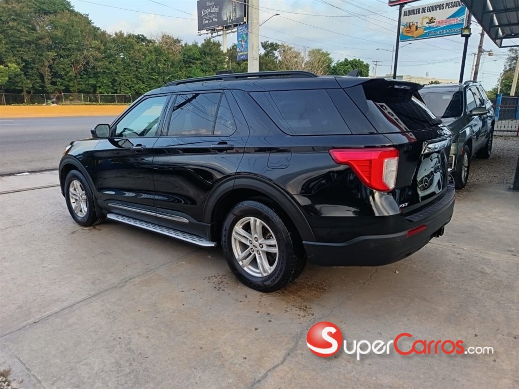 2021 Ford Explorer XLT — foto 6 / 12