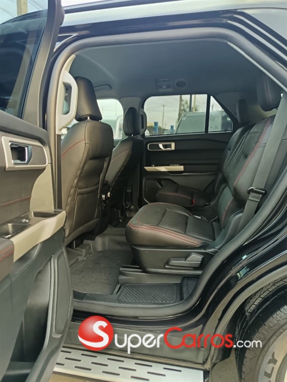 2021 Ford Explorer XLT — foto 8 / 12