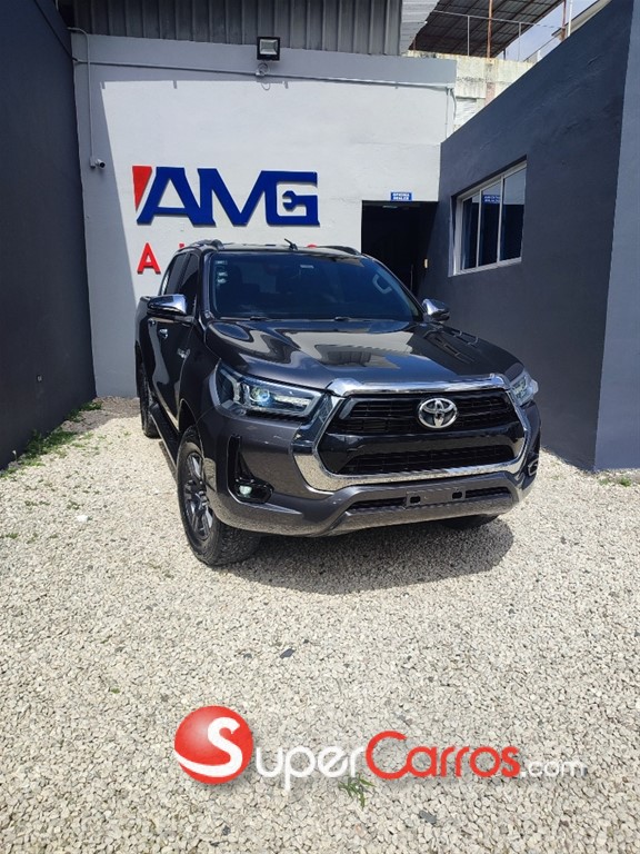 2022 Toyota Hilux SRV — foto 1 / 11