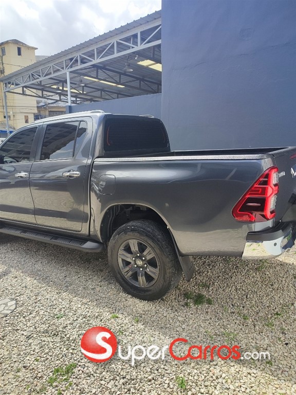 2022 Toyota Hilux SRV — foto 4 / 11
