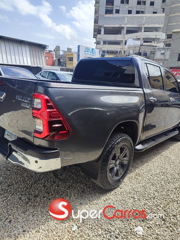 2022 Toyota Hilux SRV — foto 5 / 11