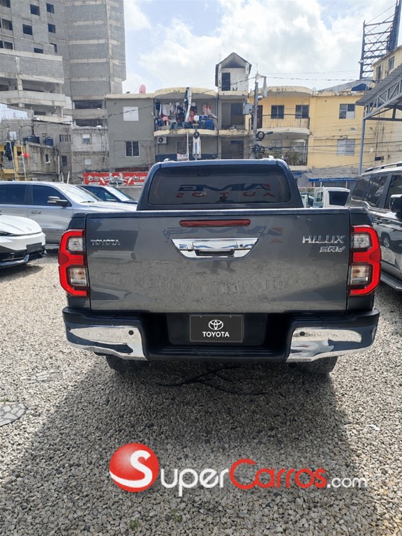 2022 Toyota Hilux SRV — foto 6 / 11