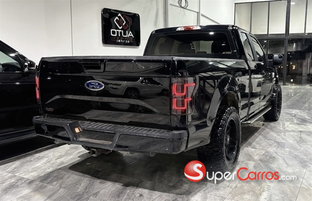 2017 Ford F 150 XLT — foto 4 / 10