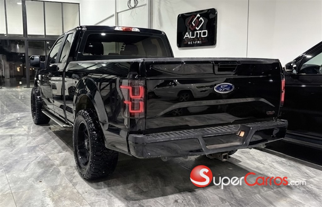 2017 Ford F 150 XLT — foto 6 / 10